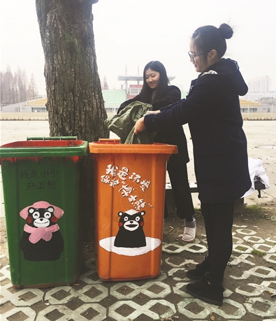 超可愛的校園垃圾桶，引人注意